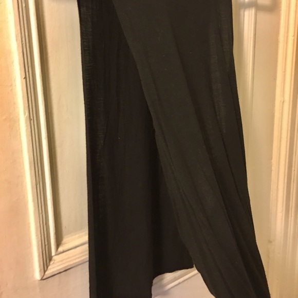 Interesting tank top - Picture 2 of 4